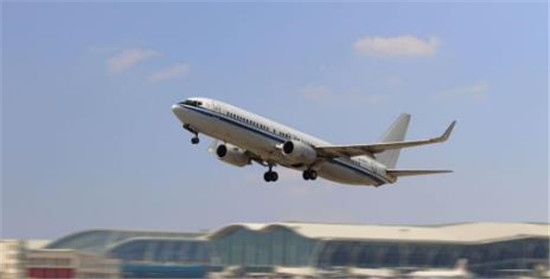機組人員操作不當致使客機偏離跑道