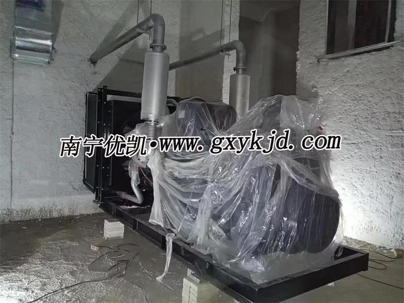 700KW柴油發電機組